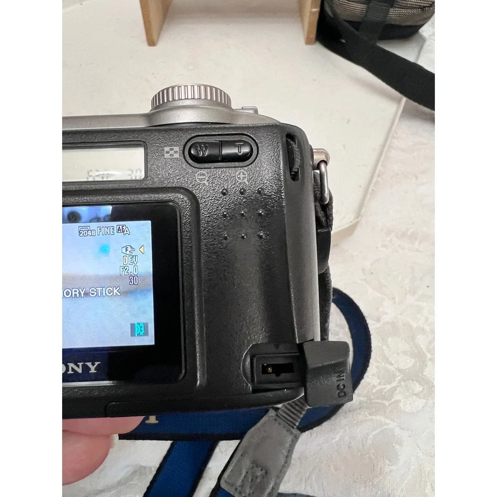 Sony Cyber-shot DSC-S75 3.3MP Digital Camera Silver Carl Zeiss Lens Tested